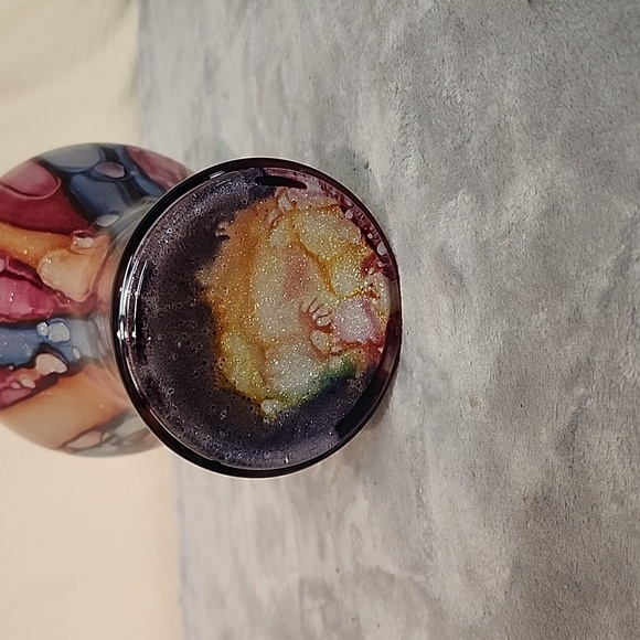 BRILLIANTLY STUNNING 14" GLASS GLITTER SWIRL VASE - Picture 7 of 8